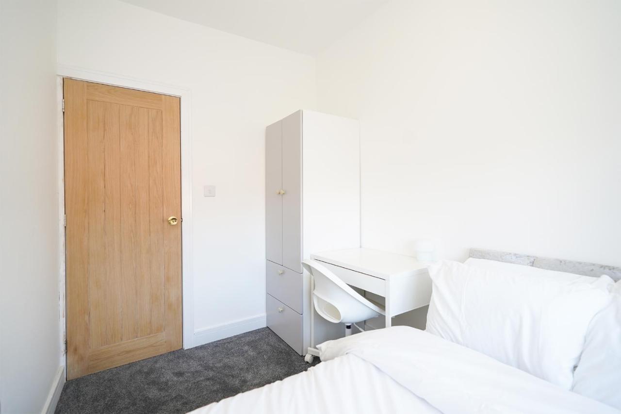 Apartment Charlotte House, Entire Private House, Close To Centre, Wifi