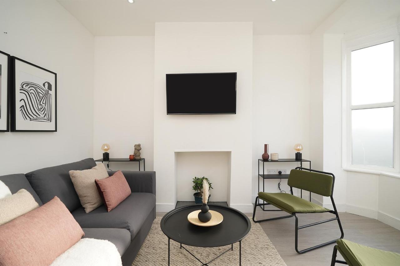 Apartment Charlotte House, Entire Private House, Close To Centre, Wifi